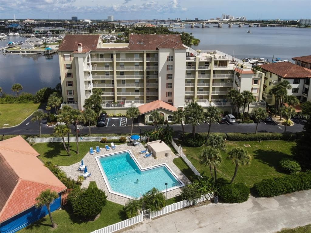 746 MARINA POINT DRIVE 7460 photo 22