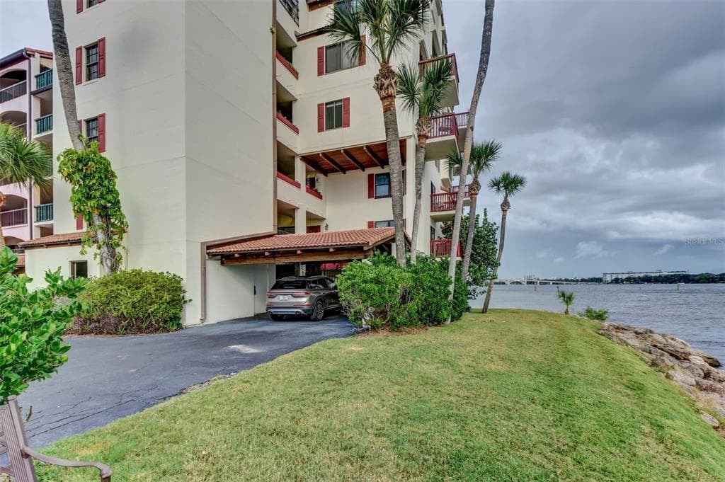 746 MARINA POINT DRIVE 7460 photo 10