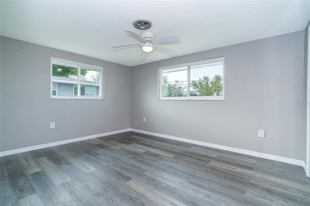 130 CRESTVIEW DRIVE photo 23