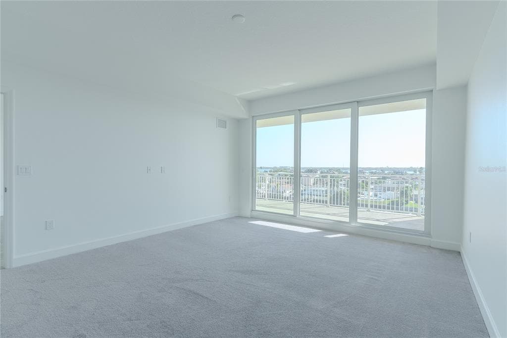 125 ISLAND WAY 503 photo 20