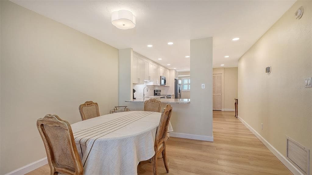 5790 MIDNIGHT PASS ROAD 506 photo 18