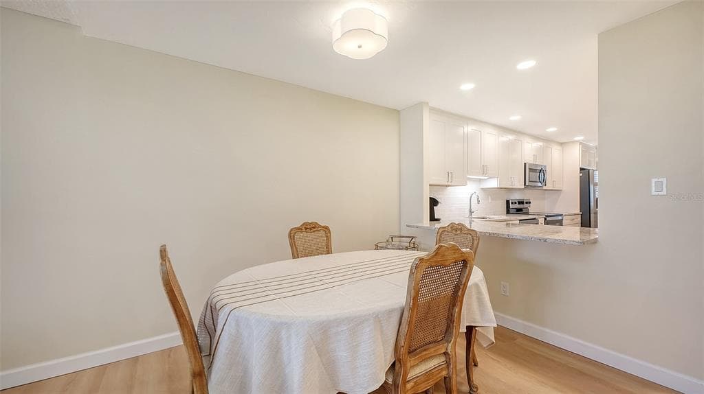 5790 MIDNIGHT PASS ROAD 506 photo 19