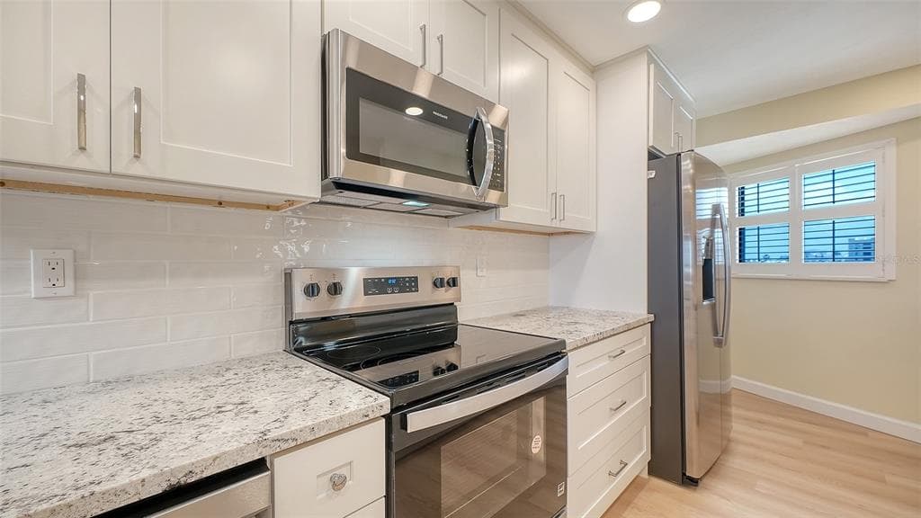 5790 MIDNIGHT PASS ROAD 506 photo 21