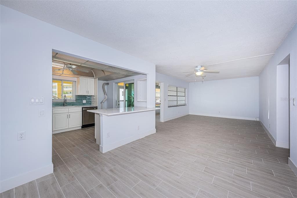 4700 COVE CIRCLE 110 photo 17