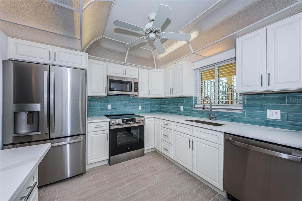 4700 COVE CIRCLE 110 photo 10