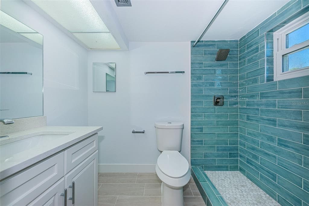 4700 COVE CIRCLE 110 photo 19