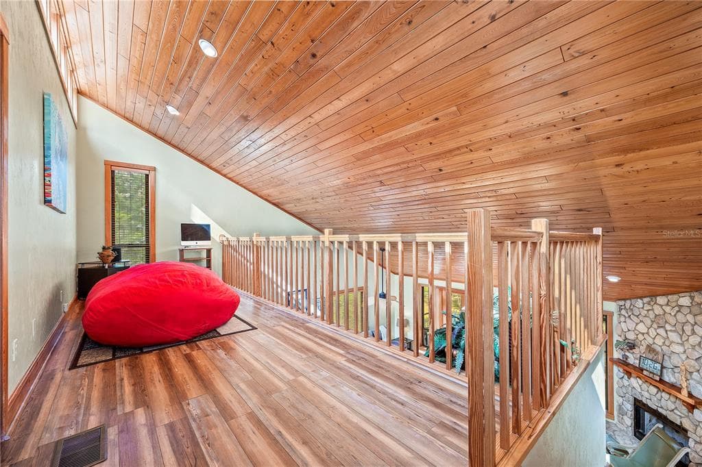 1376 RIVERSIDE AVENUE photo 23