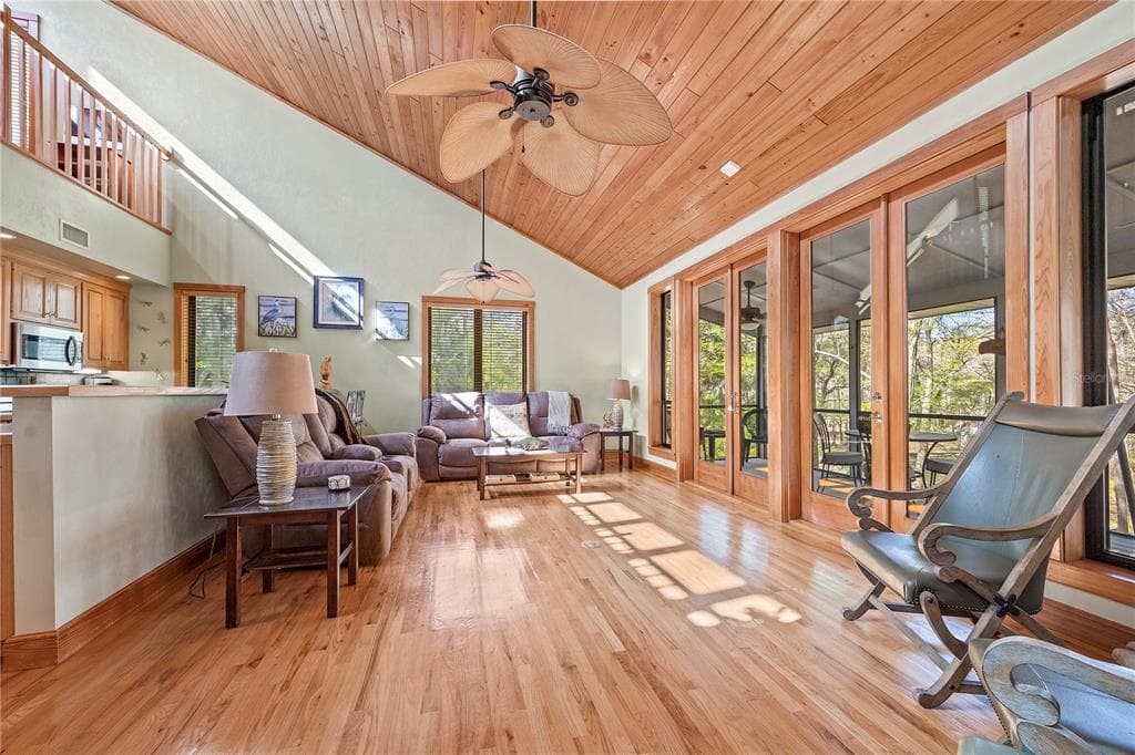 1376 RIVERSIDE AVENUE photo 6