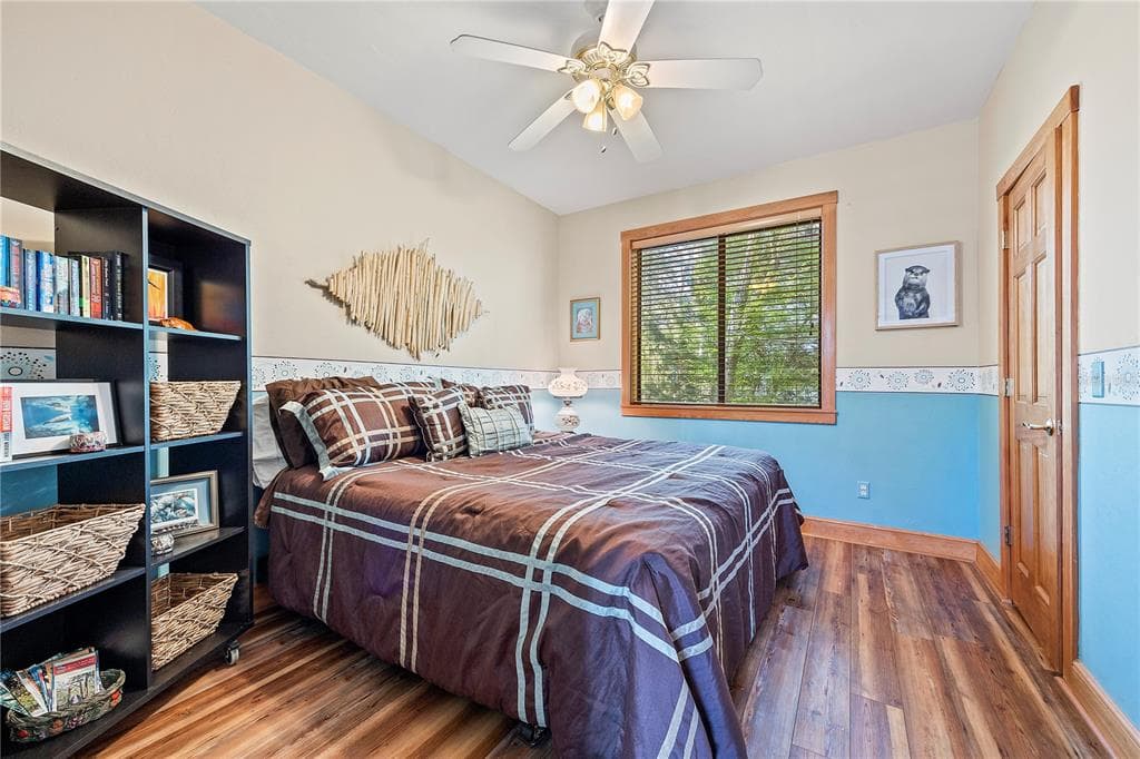 1376 RIVERSIDE AVENUE photo 20