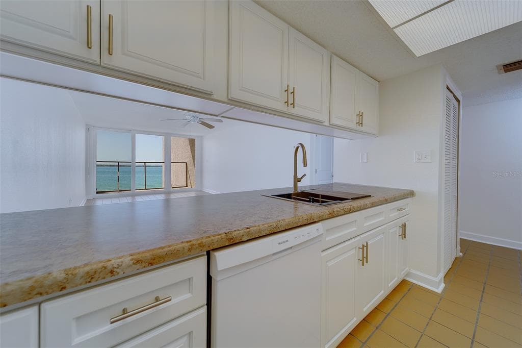 450 S GULFVIEW BOULEVARD 208 photo 21