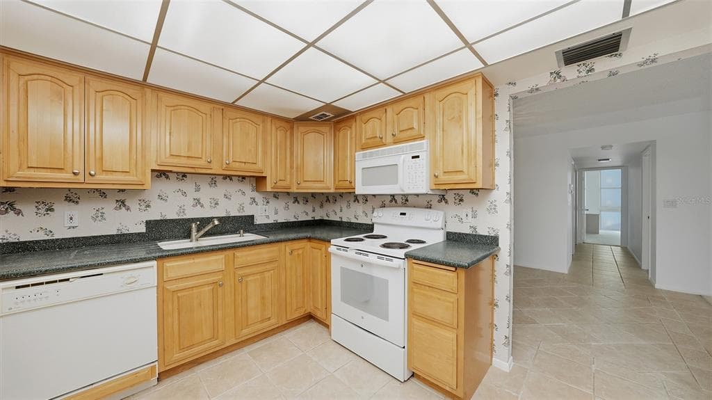 2301 GULF OF MEXICO DRIVE 43N photo 17