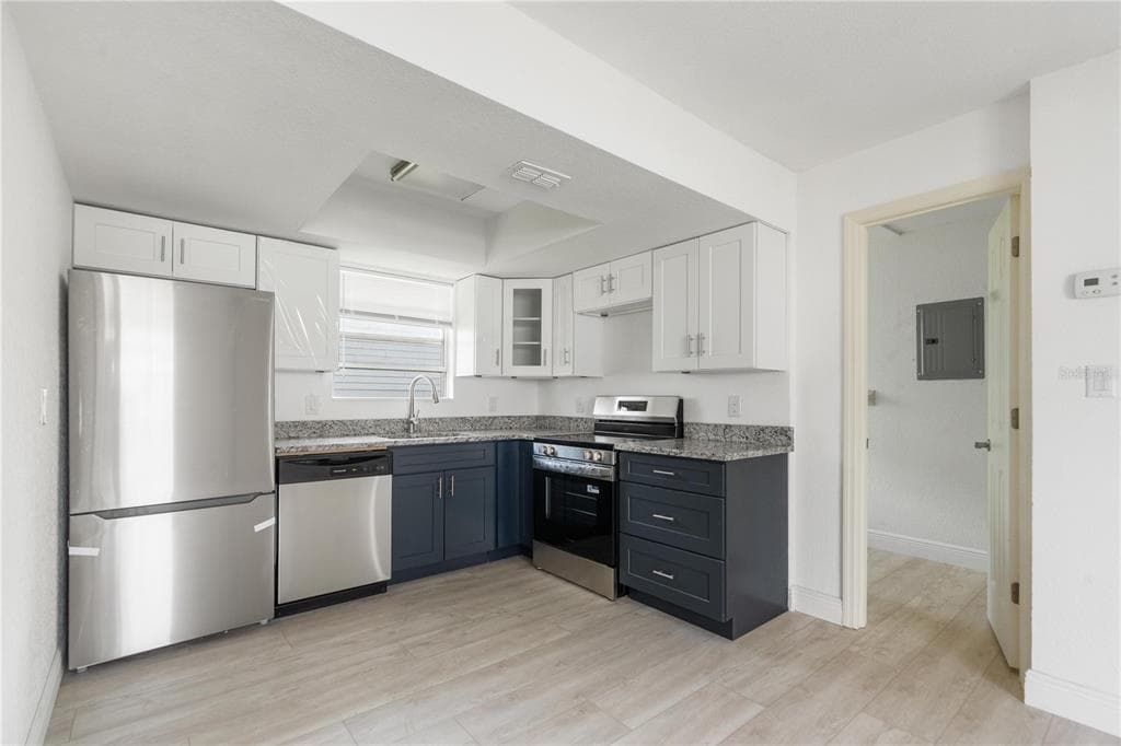 5822 RIVER ROAD photo 23