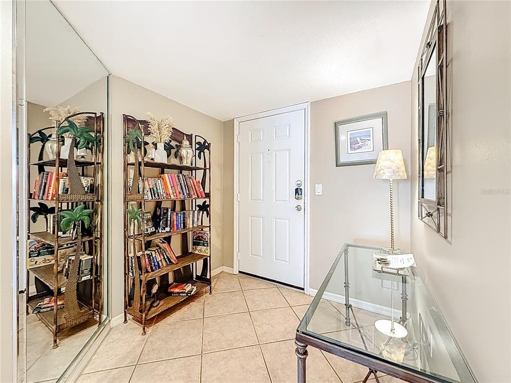 18400 GULF BOULEVARD 1312 photo 3