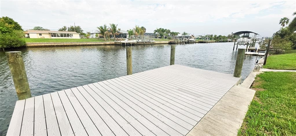 392 E TARPON BOULEVARD NW 2