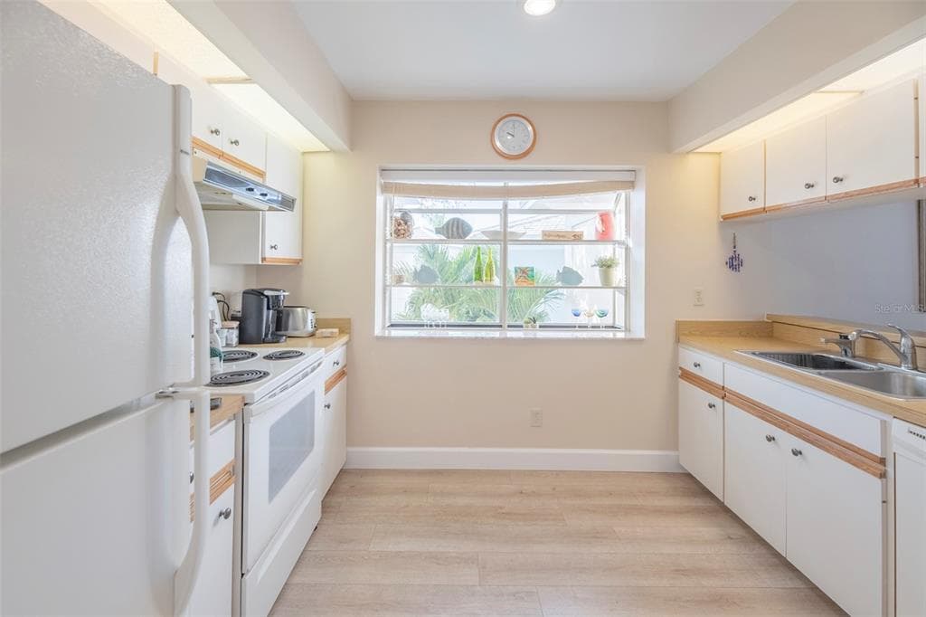 425 CERROMAR TERRACE 459 photo 11