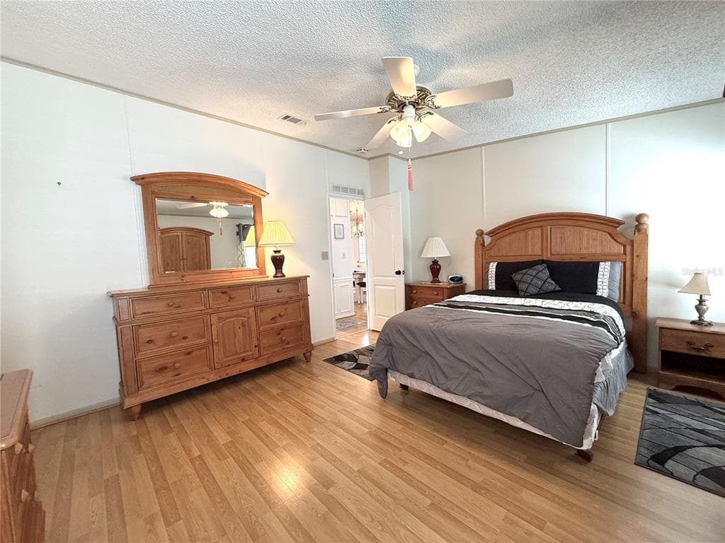 101 SAINT GEORGE COURT photo 16