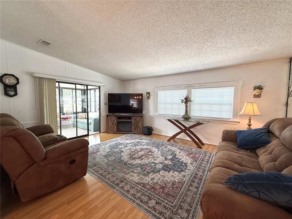 101 SAINT GEORGE COURT photo 9