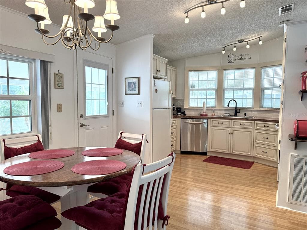101 SAINT GEORGE COURT photo 11