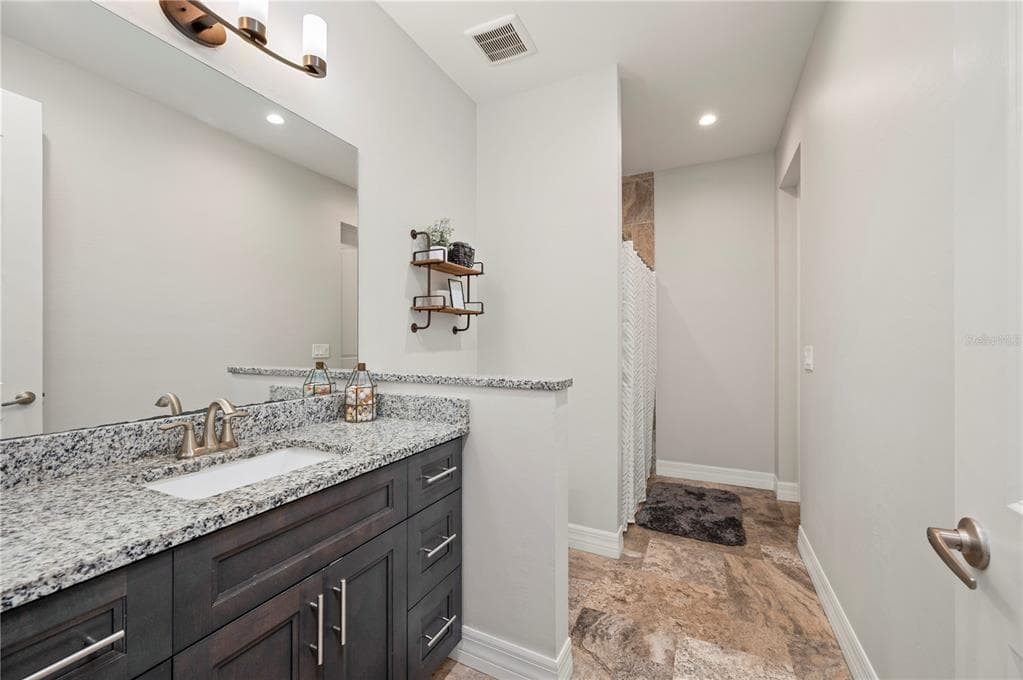 4301 SOUTH ROAD photo 18