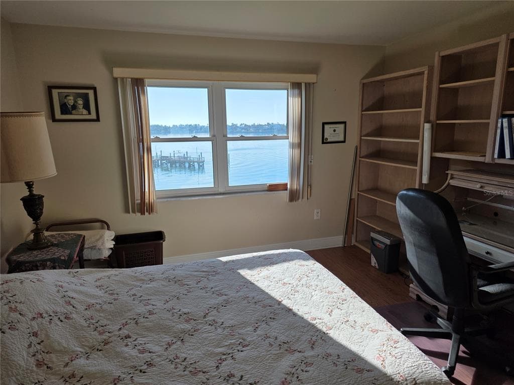 5130 BRITTANY DRIVE S 301 photo 23