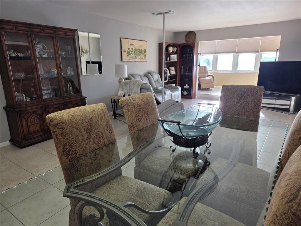 5130 BRITTANY DRIVE S 301 photo 15
