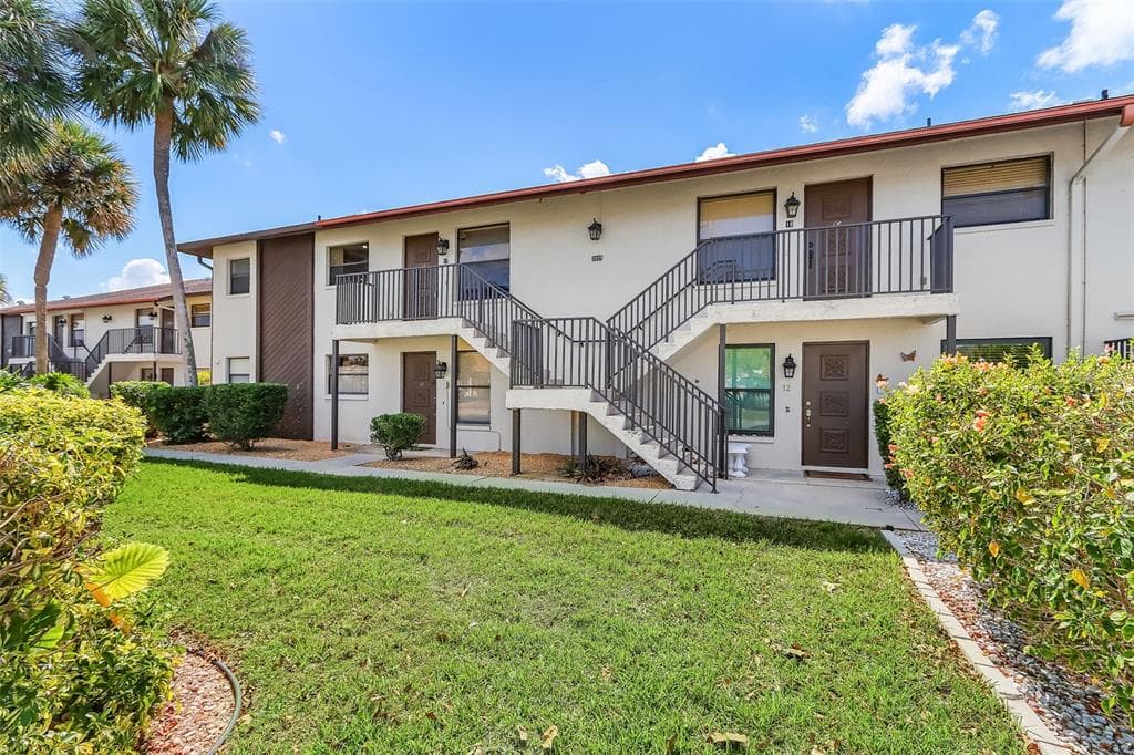 3935 COUNTRY CLUB BOULEVARD 17 photo 2