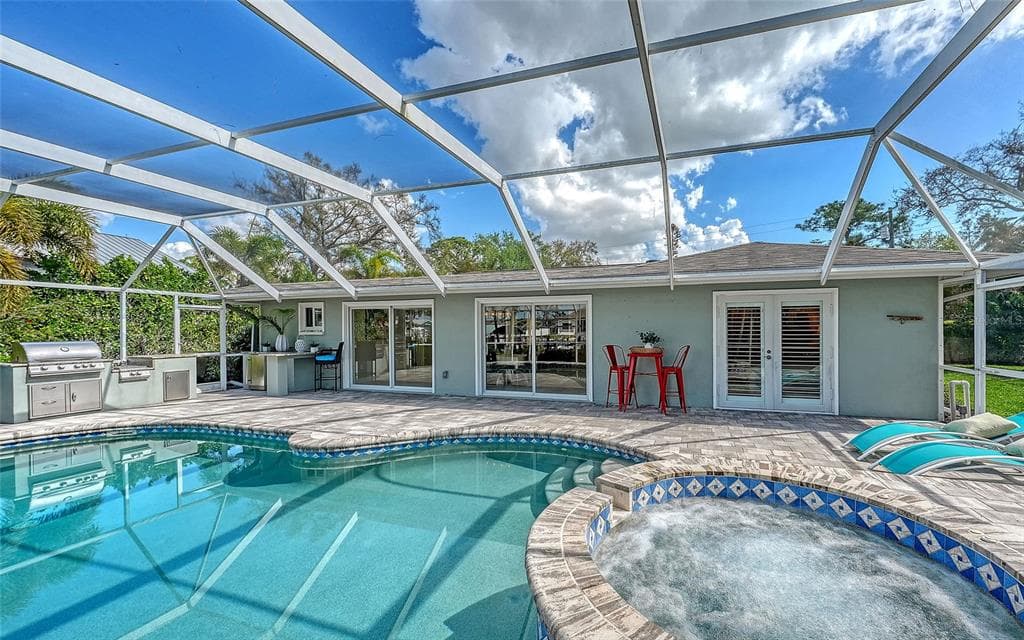121 HOLLY AVENUE photo 6