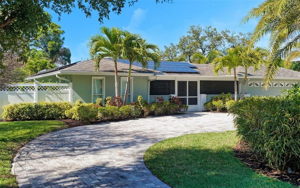 121 HOLLY AVENUE photo 1