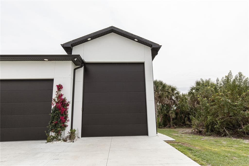 1174 MARCH DRIVE photo 3
