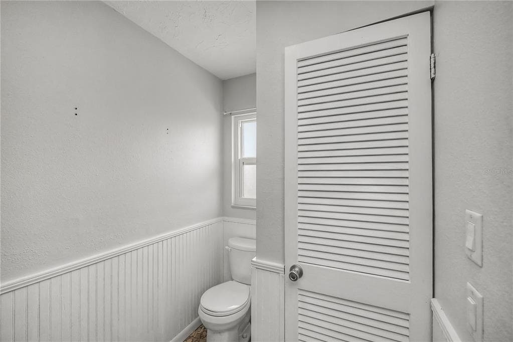 2479 ACHILLES STREET photo 20