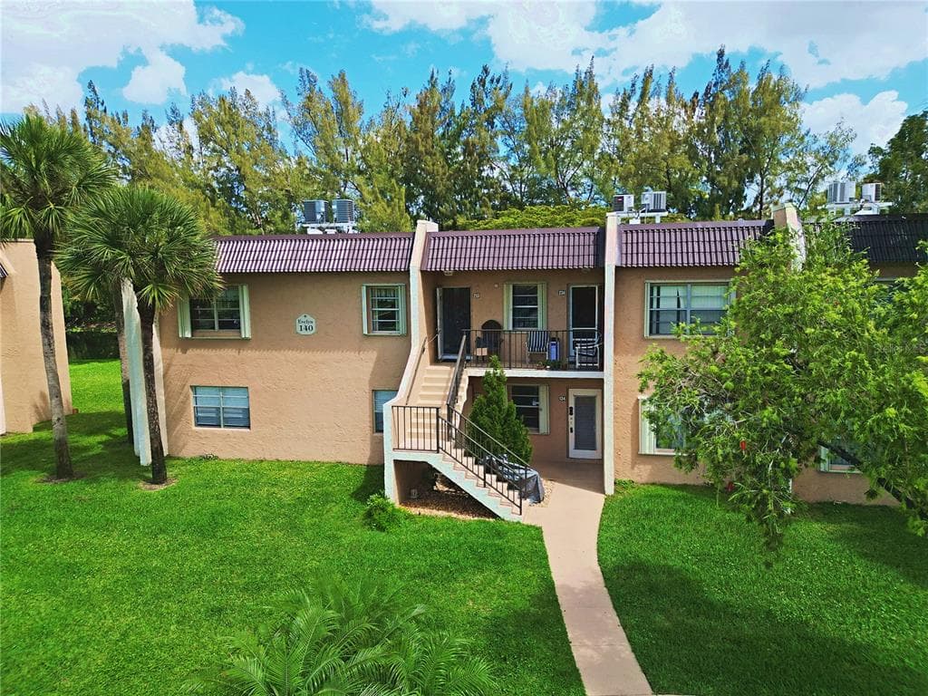 140 LAKE MERYL DRIVE 233 photo 4