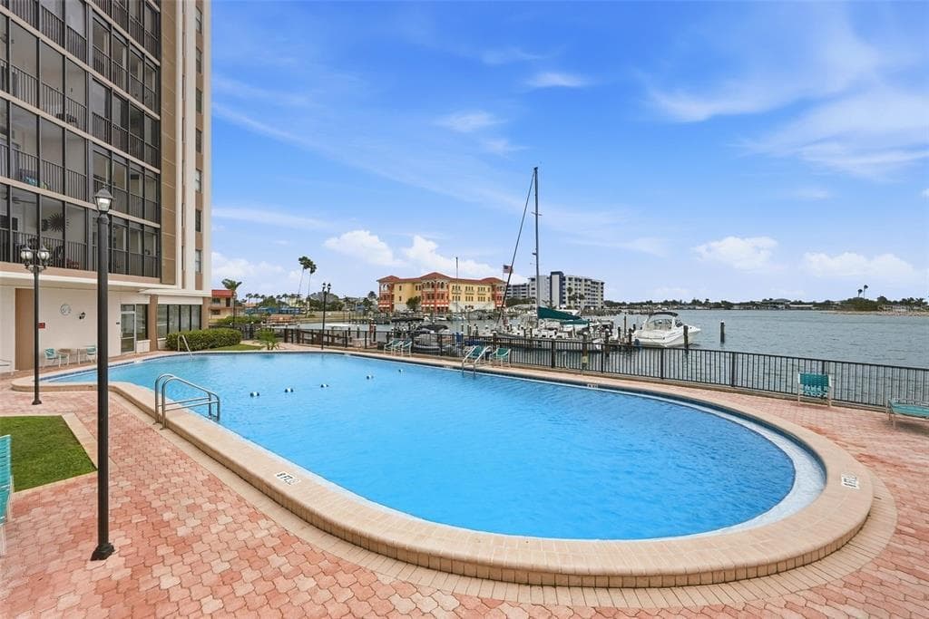 10355 PARADISE BOULEVARD 608 photo 11