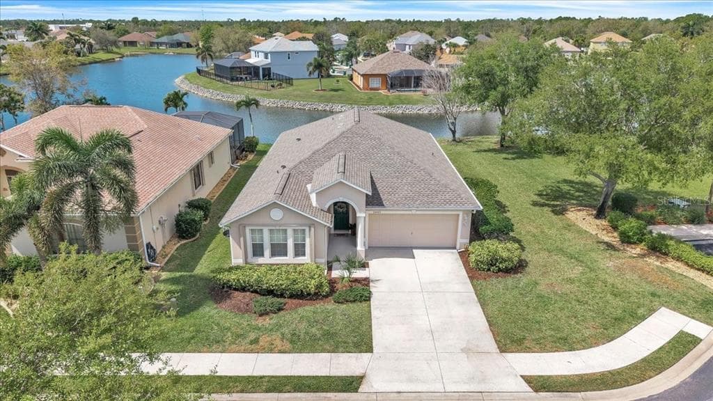 24483 LAKESIDE MANOR photo 1