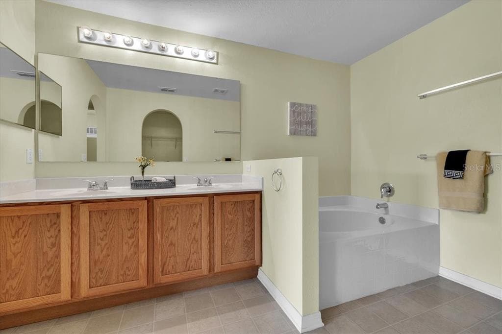 24483 LAKESIDE MANOR photo 21