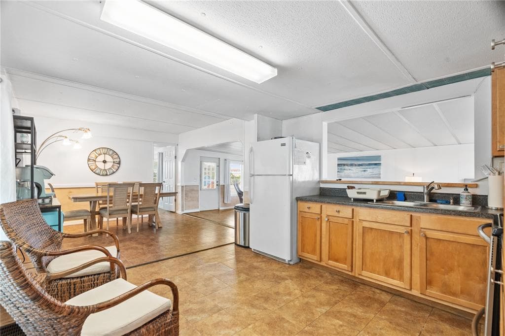 6501 CLARK STREET photo 9