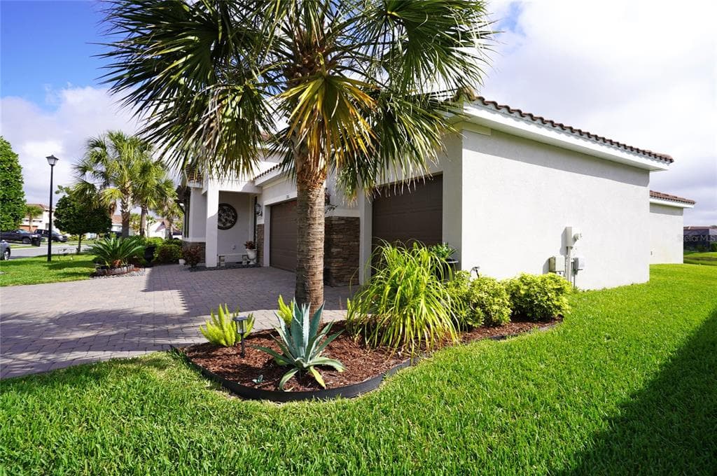 286 DAYLILY BOULEVARD photo 4