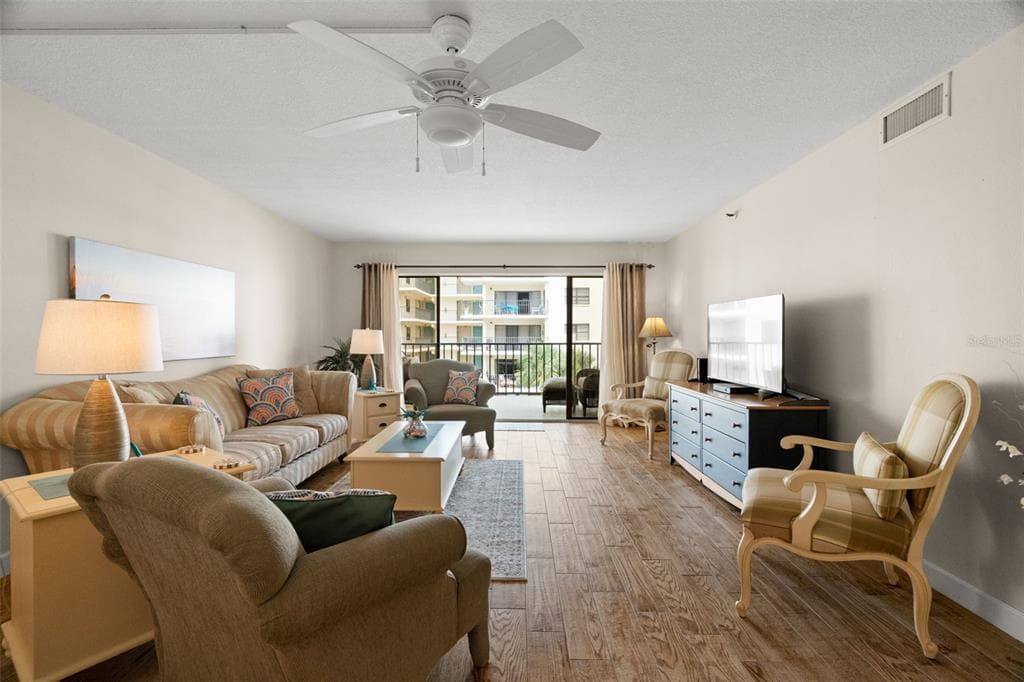 19531 GULF BOULEVARD 414 photo 6