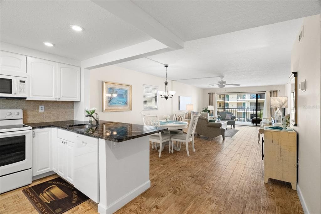 19531 GULF BOULEVARD 414 photo 5