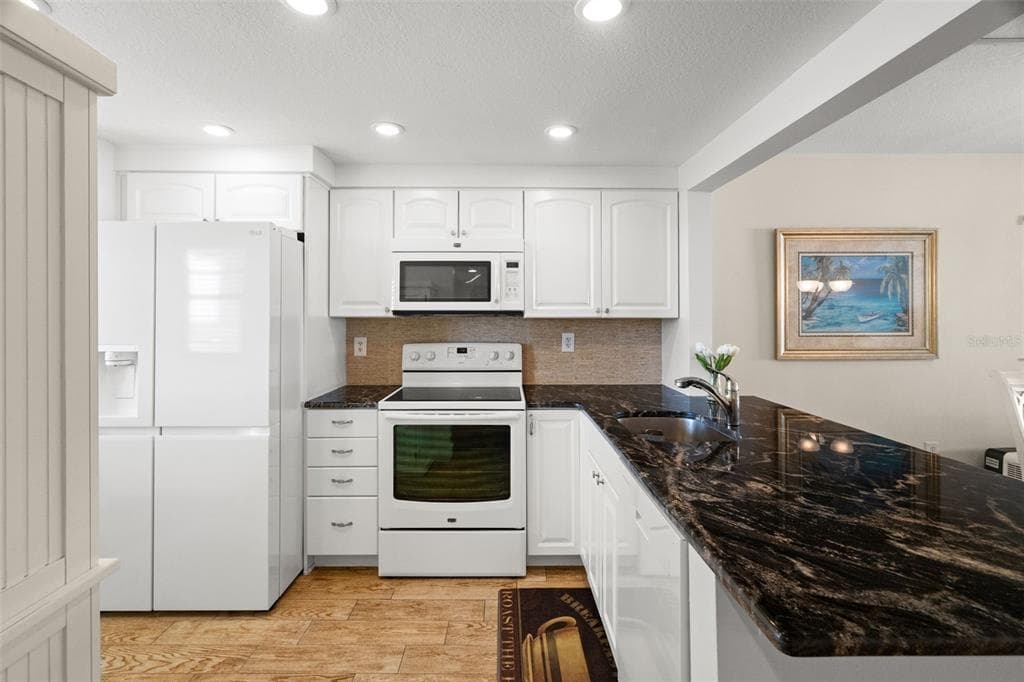 19531 GULF BOULEVARD 414 photo 14