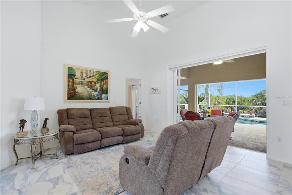 300 BAYTREE DRIVE photo 6