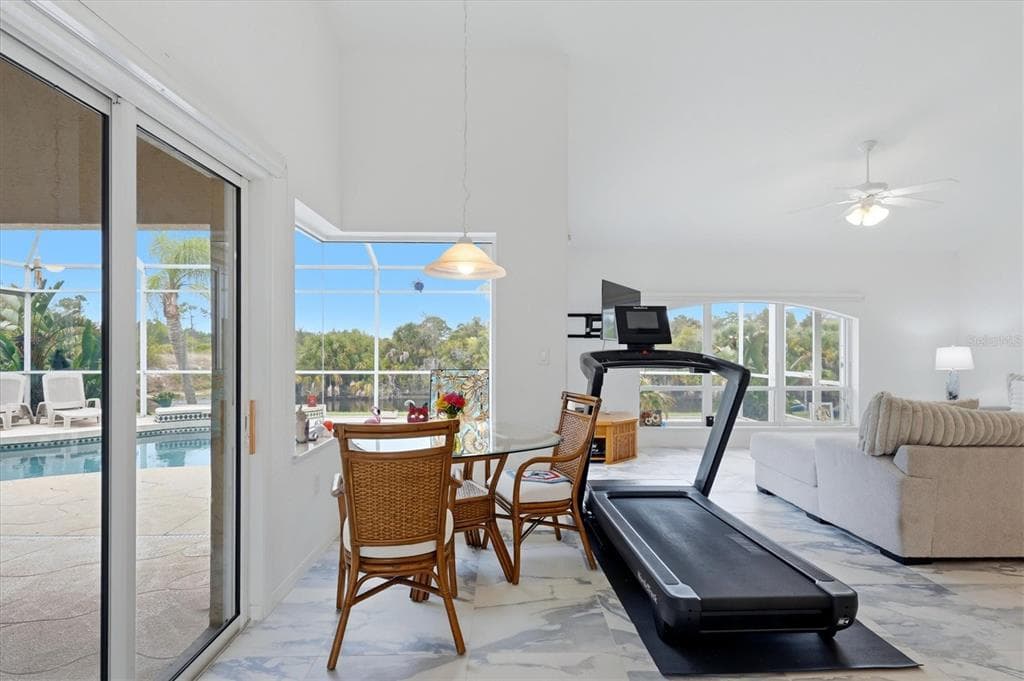 300 BAYTREE DRIVE photo 16