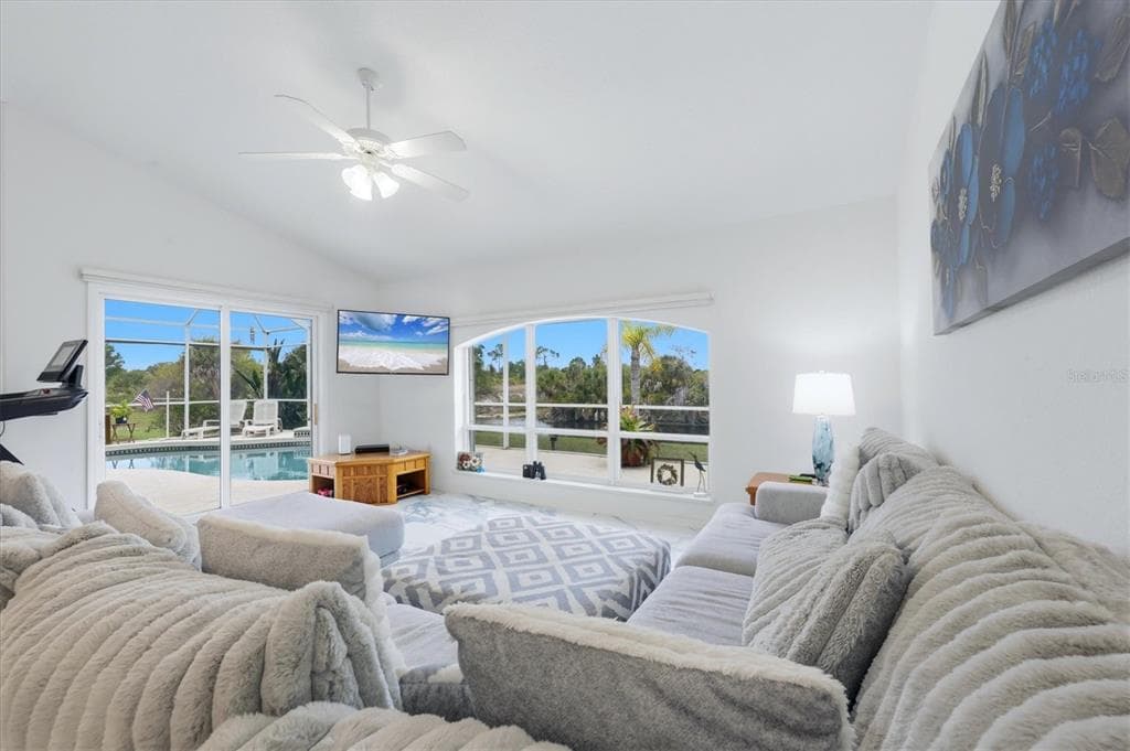 300 BAYTREE DRIVE photo 18