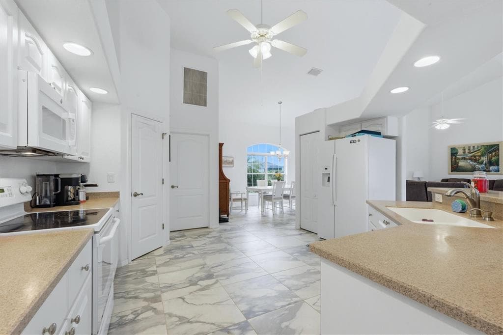 300 BAYTREE DRIVE photo 15