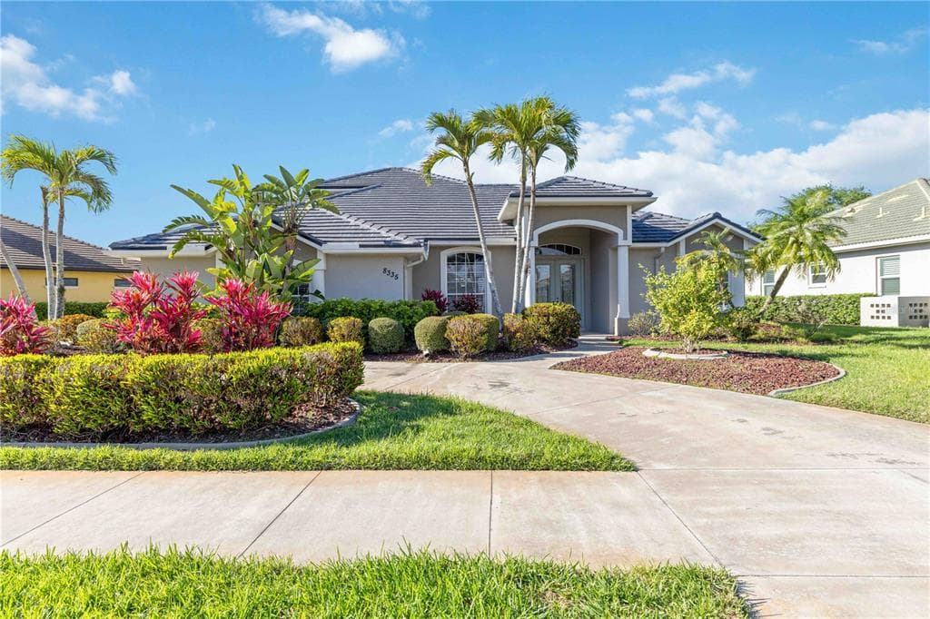 8335 BARTON FARMS BOULEVARD photo 2