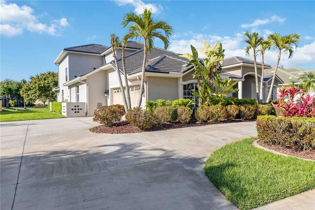 8335 BARTON FARMS BOULEVARD photo 3