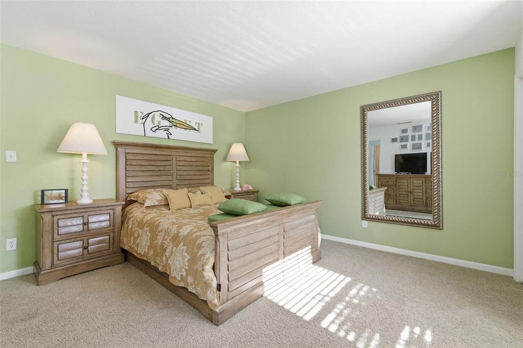 5005 COQUINA KEY DRIVE SE E photo 3