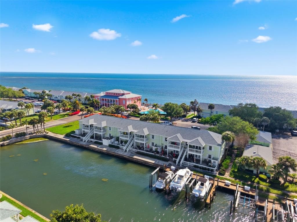 5005 COQUINA KEY DRIVE SE E photo 1