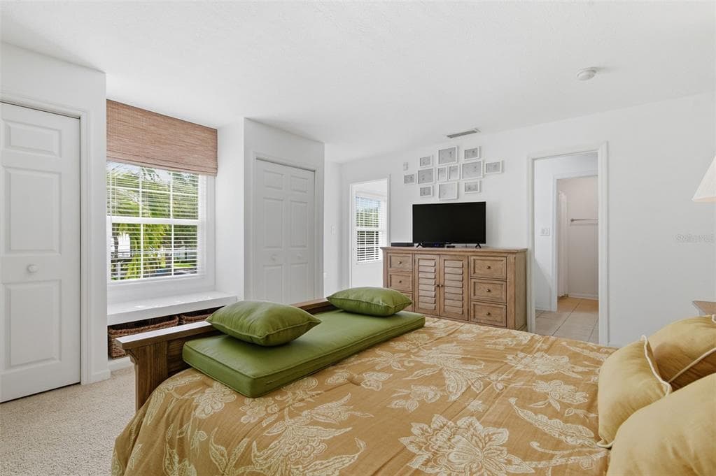 5005 COQUINA KEY DRIVE SE E photo 5