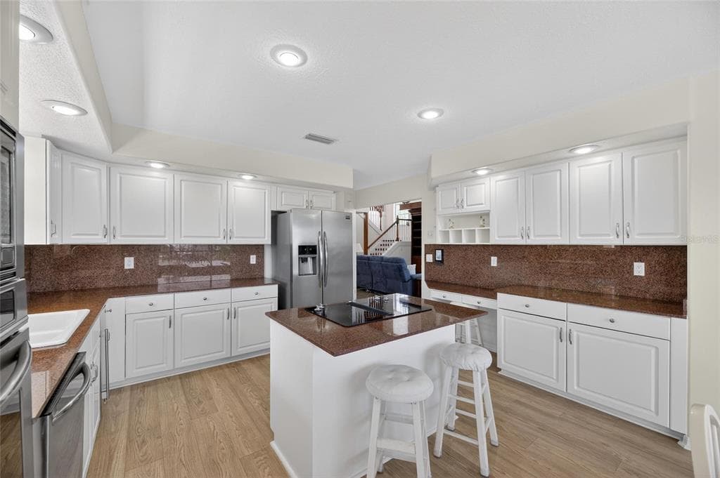 6107 MARBELLA BOULEVARD photo 22