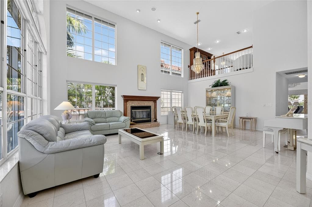 6107 MARBELLA BOULEVARD photo 3